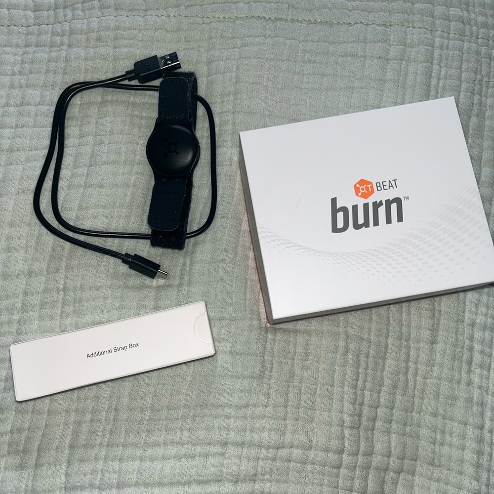 Gently used OTF Polar HR strap for orange theory closes